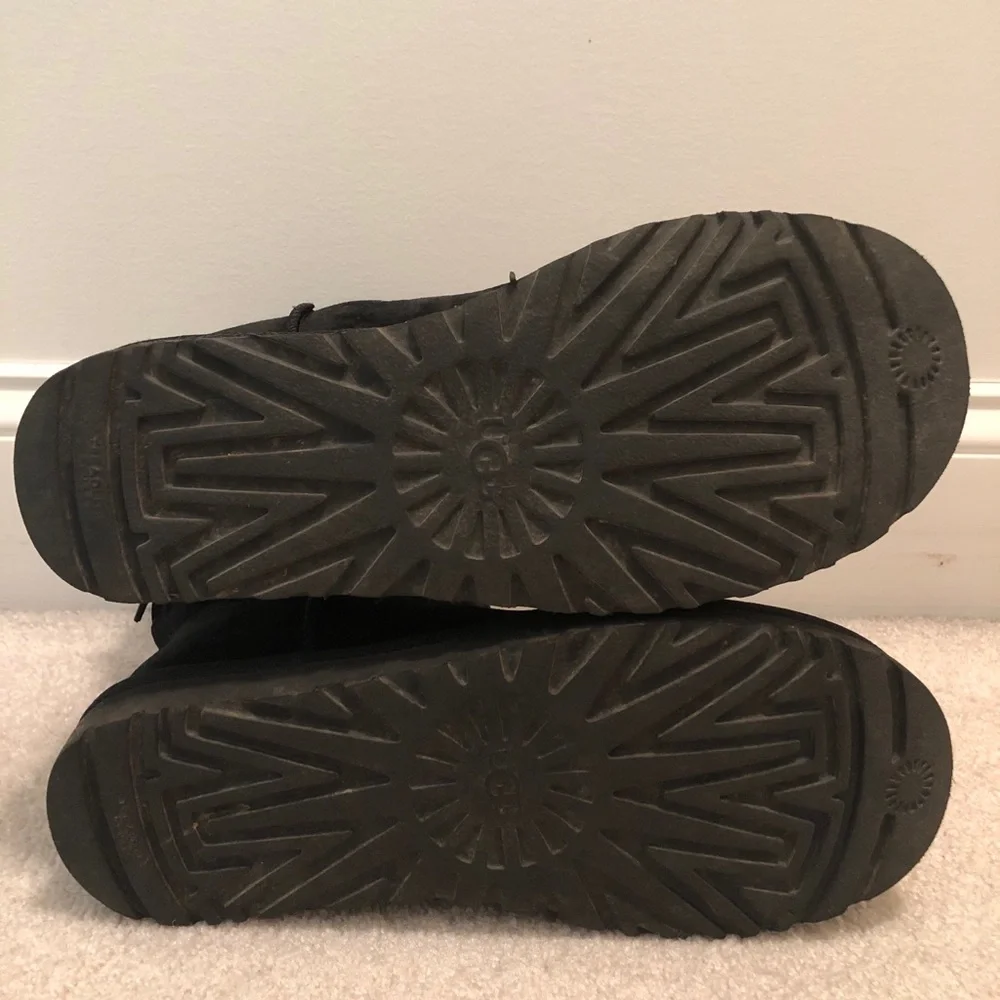 Adorable Ugg boots with bling buckle 🥾 👢 - Picture 10 of 10